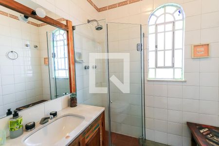 Casa à venda com 470m², 4 quartos e 2 vagas Casa à venda com 470m², 4 quartos e 2 vagasBanheiro da Suíte 2