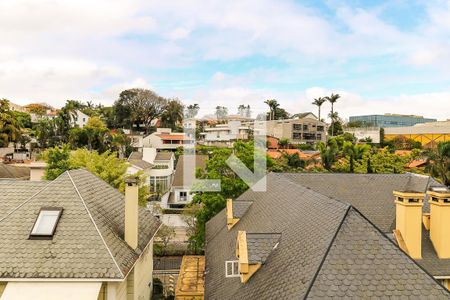 Casa à venda com 470m², 4 quartos e 2 vagas Casa à venda com 470m², 4 quartos e 2 vagasVista