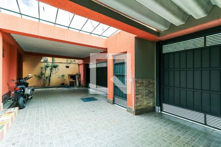 Casa à venda com 470m², 4 quartos e 2 vagas Casa à venda com 470m², 4 quartos e 2 vagasGaragem