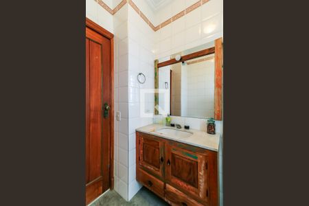 Casa à venda com 470m², 4 quartos e 2 vagas Casa à venda com 470m², 4 quartos e 2 vagasBanheiro da Suíte 2