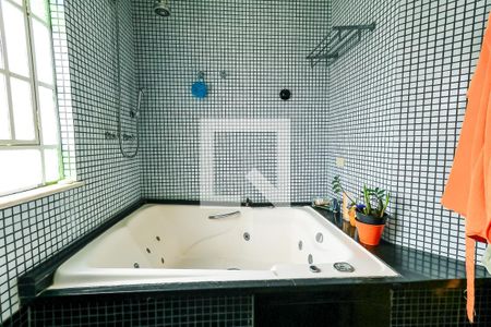 Casa à venda com 470m², 4 quartos e 2 vagas Casa à venda com 470m², 4 quartos e 2 vagasBanheiro Suíte 4