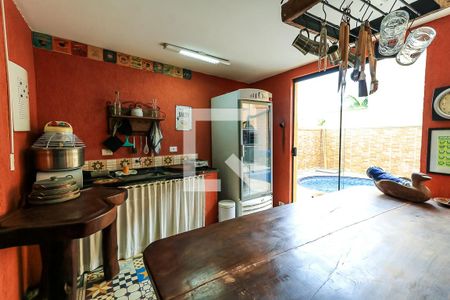 Casa à venda com 470m², 4 quartos e 2 vagas Casa à venda com 470m², 4 quartos e 2 vagasSalão