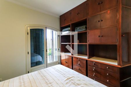 Casa à venda com 470m², 4 quartos e 2 vagas Casa à venda com 470m², 4 quartos e 2 vagasSuíte 2