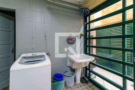 Casa à venda com 470m², 4 quartos e 2 vagas Casa à venda com 470m², 4 quartos e 2 vagasÁrea de Serviço