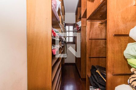 Casa à venda com 279m², 3 quartos e 2 vagasCloset do quarto