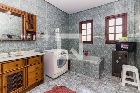 Casa à venda com 279m², 3 quartos e 2 vagasBanheiro da Suíte