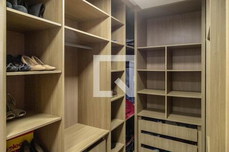Casa à venda com 150m², 3 quartos e 2 vagasCloset da Suíte