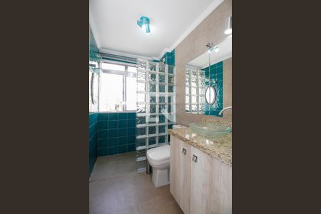 Banheiro de apartamento para alugar com 1 quarto, 40m² em Pinheiros, São Paulo