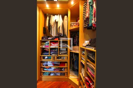 Casa à venda com 226m², 3 quartos e 5 vagasCloset