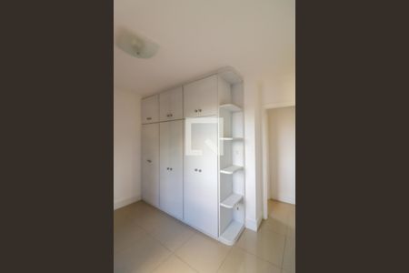 Apartamento para alugar com 75m², 3 quartos e 2 vagasQuarto 2 - Armários