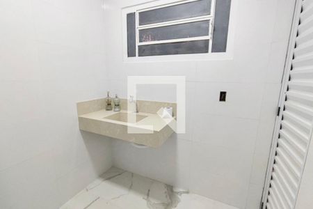 Casa à venda com 350m², 3 quartos e 4 vagas Casa à venda com 350m², 3 quartos e 4 vagasBanheiro de Serviço