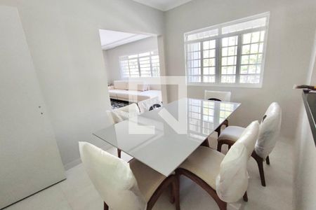 Casa à venda com 350m², 3 quartos e 4 vagas Casa à venda com 350m², 3 quartos e 4 vagasSala de Jantar