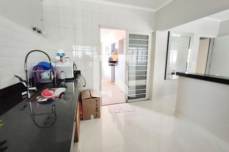Casa à venda com 350m², 3 quartos e 4 vagas Casa à venda com 350m², 3 quartos e 4 vagasCozinha