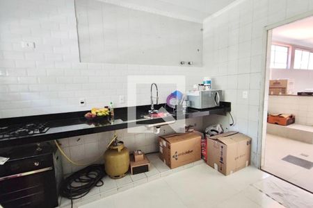 Casa à venda com 350m², 3 quartos e 4 vagas Casa à venda com 350m², 3 quartos e 4 vagasCozinha