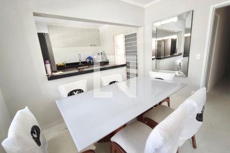 Casa à venda com 350m², 3 quartos e 4 vagas Casa à venda com 350m², 3 quartos e 4 vagasSala de Jantar