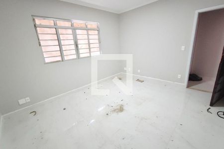 Casa à venda com 350m², 3 quartos e 4 vagas Casa à venda com 350m², 3 quartos e 4 vagasQuarto 1