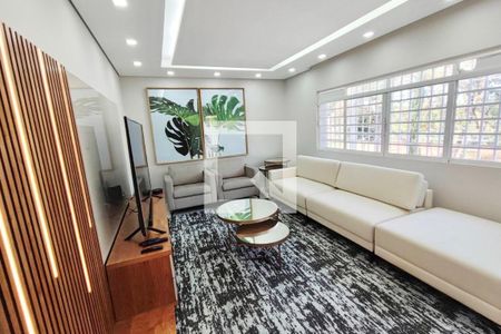 Casa à venda com 350m², 3 quartos e 4 vagas Casa à venda com 350m², 3 quartos e 4 vagasSala