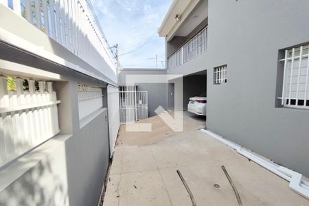 Casa à venda com 350m², 3 quartos e 4 vagas Casa à venda com 350m², 3 quartos e 4 vagasQuintal