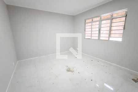 Casa à venda com 350m², 3 quartos e 4 vagas Casa à venda com 350m², 3 quartos e 4 vagasQuarto 1