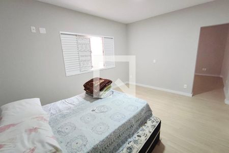 Casa à venda com 350m², 3 quartos e 4 vagas Casa à venda com 350m², 3 quartos e 4 vagasQuarto Suíte