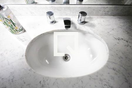 Apartamento para alugar com 245m², 4 quartos e 4 vagas Apartamento para alugar com 245m², 4 quartos e 4 vagasSuíte banheiro