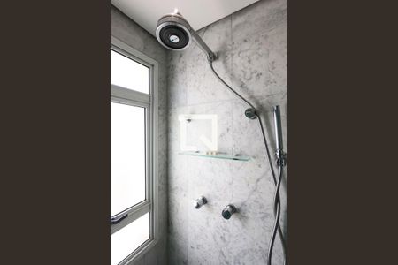 Apartamento para alugar com 245m², 4 quartos e 4 vagas Apartamento para alugar com 245m², 4 quartos e 4 vagasSuíte 2 banheiro