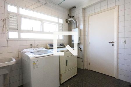 Apartamento para alugar com 245m², 4 quartos e 4 vagas Apartamento para alugar com 245m², 4 quartos e 4 vagasÁrea de Serviço