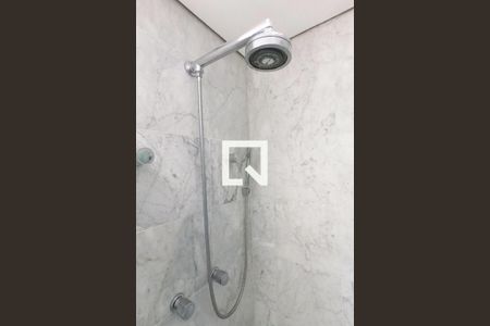 Apartamento para alugar com 245m², 4 quartos e 4 vagas Apartamento para alugar com 245m², 4 quartos e 4 vagasSuíte banheiro