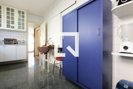 Apartamento para alugar com 245m², 4 quartos e 4 vagas Apartamento para alugar com 245m², 4 quartos e 4 vagasCozinha