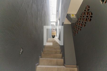 Casa para alugar com 50m², 1 quarto e sem vagaEscada