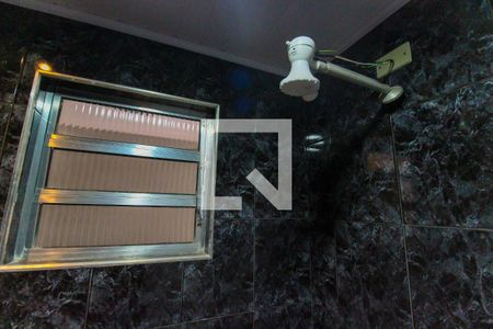 Banheiro de casa para alugar com 1 quarto, 50m² em Vila Carmosina, São Paulo