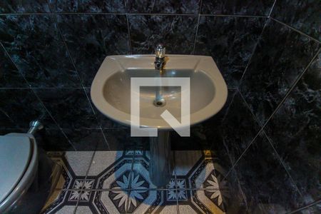 Banheiro de casa para alugar com 1 quarto, 50m² em Vila Carmosina, São Paulo