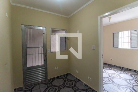 Sala de casa para alugar com 1 quarto, 50m² em Vila Carmosina, São Paulo