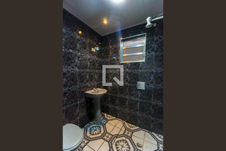 Banheiro de casa para alugar com 1 quarto, 50m² em Vila Carmosina, São Paulo