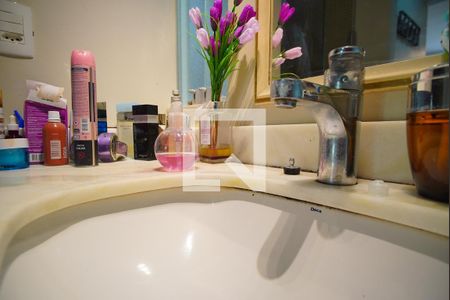 Apartamento à venda com 124m², 2 quartos e 1 vagaBanheiro suíte 