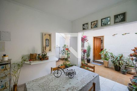 Casa à venda com 180m², 2 quartos e 3 vagasQuintal