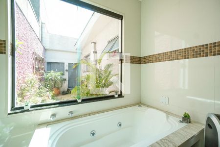 Casa à venda com 180m², 2 quartos e 3 vagasBanheiro da suíte