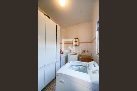 Casa à venda com 180m², 2 quartos e 3 vagasÁrea de serviço