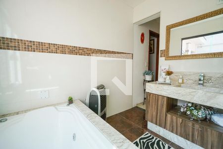 Casa à venda com 180m², 2 quartos e 3 vagasBanheiro da suíte