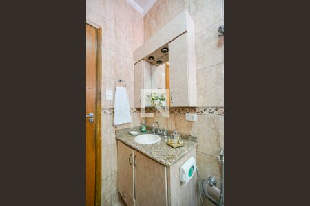 Casa à venda com 180m², 2 quartos e 3 vagasBanheiro social