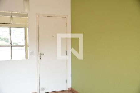 Sala de apartamento para alugar com 2 quartos, 50m² em Jardim Central, Cotia