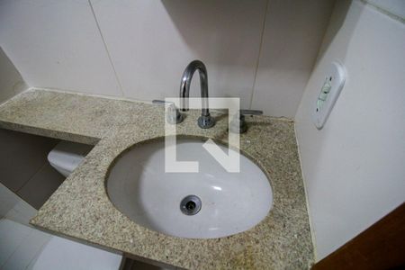 Banheiro de apartamento à venda com 2 quartos, 40m² em Vila Esperança, São Paulo