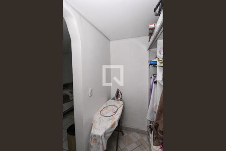 Casa para alugar com 100m², 2 quartos e 2 vagasCloset da suíte