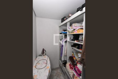 Casa para alugar com 100m², 2 quartos e 2 vagasCloset da suíte
