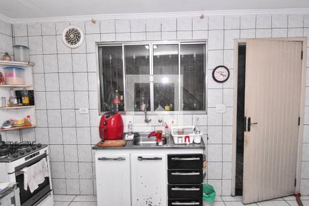 Casa para alugar com 100m², 2 quartos e 2 vagasCozinha