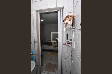 Casa para alugar com 100m², 2 quartos e 2 vagasBanheiro da Suíte