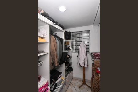 Casa para alugar com 100m², 2 quartos e 2 vagasCloset da suíte