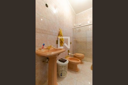 Casa à venda com 358m², 4 quartos e 3 vagasBanheiro da Suíte 02