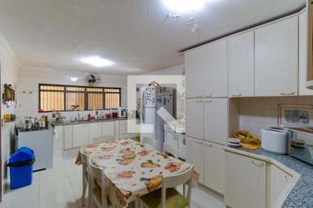 Casa à venda com 358m², 4 quartos e 3 vagasCozinha