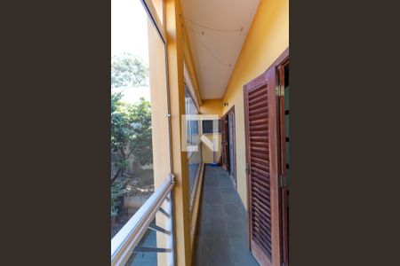 Casa à venda com 358m², 4 quartos e 3 vagasSacada das Suítes 02 e 03